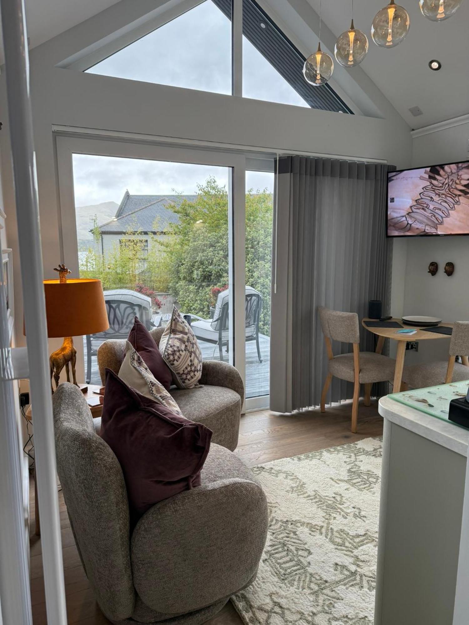 Tumpseys Hideaway With Hot Tub, Glencoe Highlands Near William *