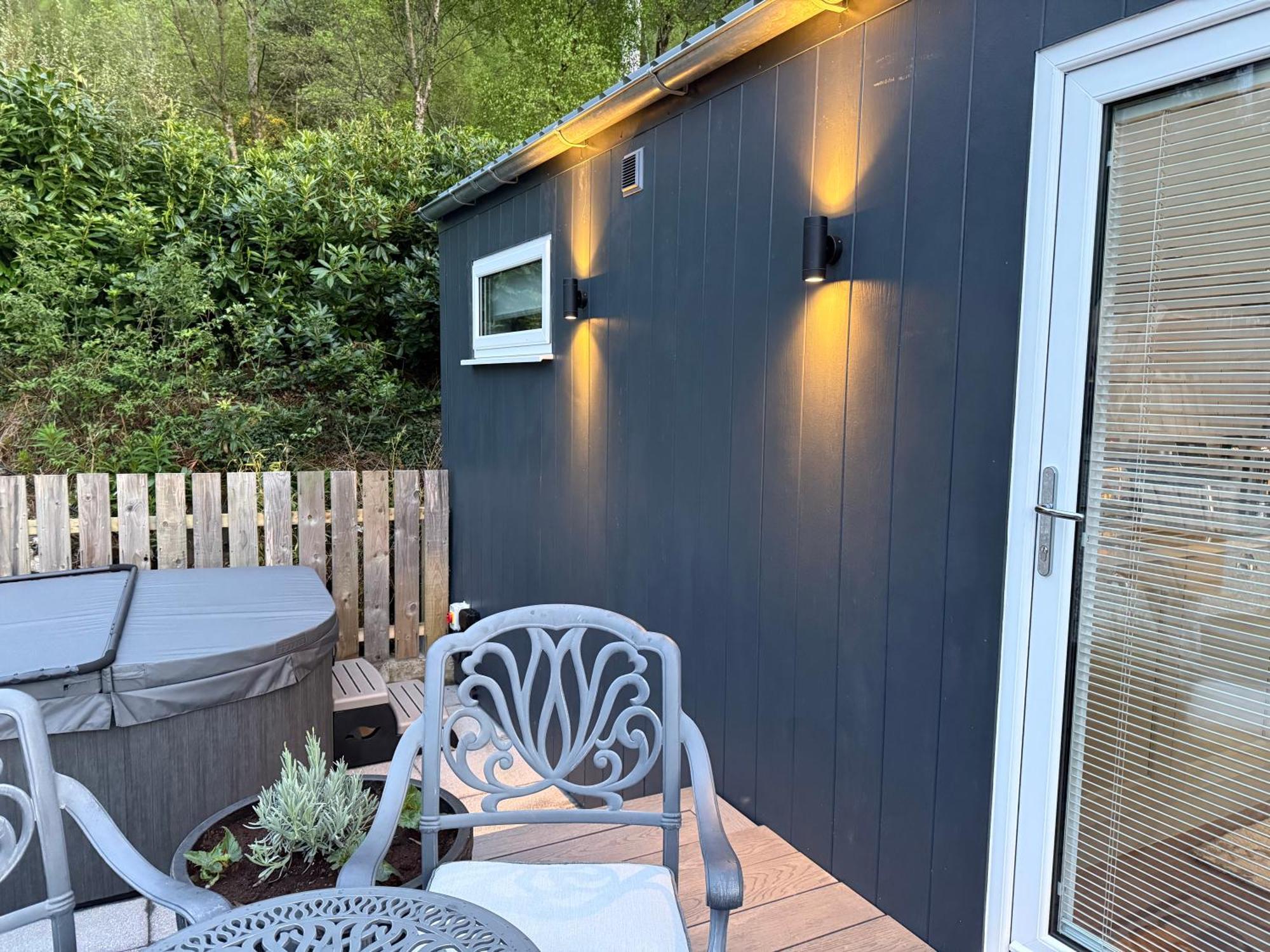 Tumpseys Hideaway With Hot Tub, Glencoe Highlands Near William *